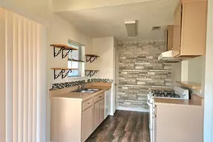 10810 Parkland Woods Dr, Sugar Land, TX 77498 - Photo 14