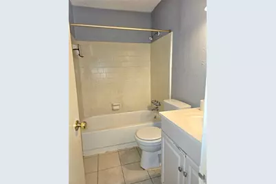 10810 Parkland Woods Drive, Sugar Land, TX 77498 - Photo 18