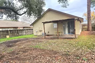 10810 Parkland Woods Dr, Sugar Land, TX 77498 - Photo 20