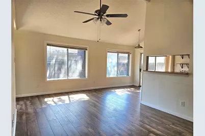 10810 Parkland Woods Drive, Sugar Land, TX 77498 - Photo 8