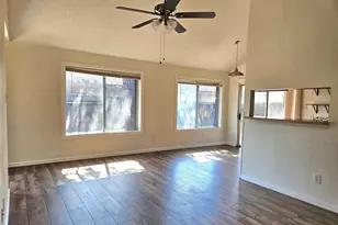 10810 Parkland Woods Dr, Sugar Land, TX 77498 - Photo 8