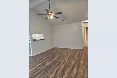 10810 Parkland Woods Drive, Sugar Land, TX 77498 - Photo 6