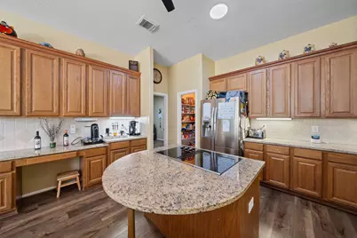 210 Southwood Circle, Baytown, TX 77520 - Photo 14