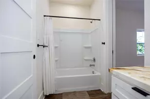 10930 Exeter St, Houston, TX 77093 - Photo 18