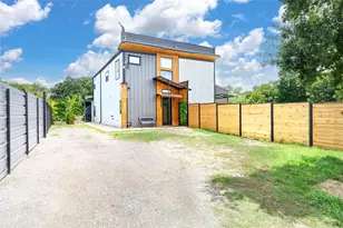 10930 Exeter St, Houston, TX 77093 - Photo 1