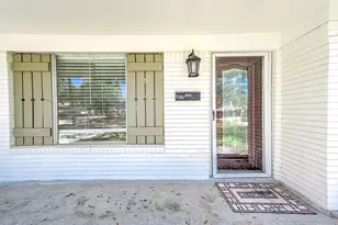 206 Crestview Dr, Hitchcock, TX 77563 - Photo 6