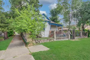 1103 Harrington St, Houston, TX 77009 - Photo 2