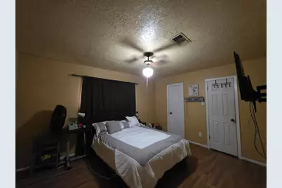 2414 Goldenrod Street, Highlands, TX 77562 - Photo 6