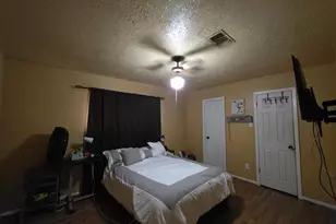 2414 Goldenrod St, Highlands, TX 77562 - Photo 6