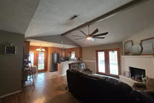 2414 Goldenrod St, Highlands, TX 77562 - Photo 4