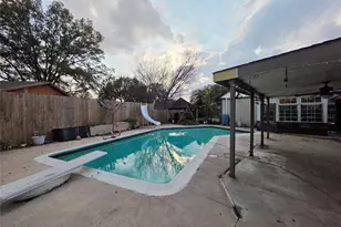 2414 Goldenrod St, Highlands, TX 77562 - Photo 18