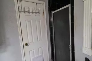 2414 Goldenrod St, Highlands, TX 77562 - Photo 8