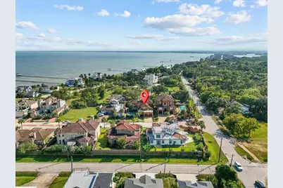 541 Villa Drive, Seabrook, TX 77586 - Photo 6