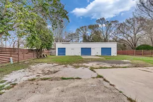 2002 W Hwy 6, Alvin, TX 77511 - Photo 28