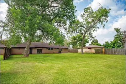 117 Lazy Lane, Lake Jackson, TX 77566 - Photo 20