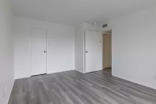 3025 Walnut Bend Ln, Houston, TX 77042 - Photo 10