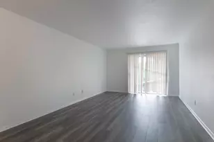 3025 Walnut Bend Ln, Houston, TX 77042 - Photo 4