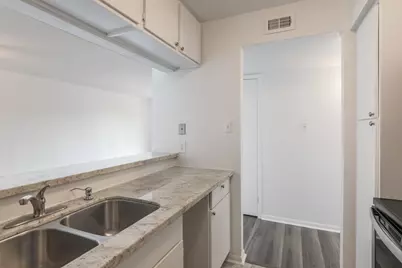 3025 Walnut Bend Lane #37, Houston, TX 77042 - Photo 8