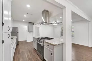 3910 Englewood St, Houston, TX 77026 - Photo 6