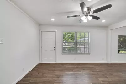 3910 Englewood Street, Houston, TX 77026 - Photo 8