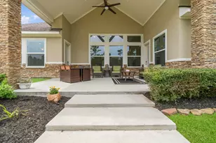 10810 Post Oak Dr, Conroe, TX 77385 - Photo 16