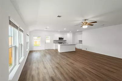 506 Oak Chase Avenue, Dayton, TX 77535 - Photo 10