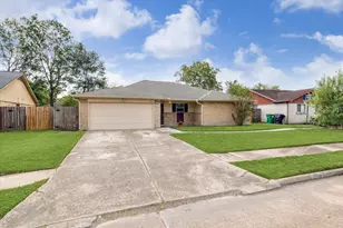 12510 Corning Dr, Houston, TX 77089 - Photo 2