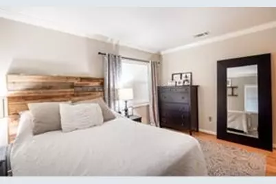 902 W 42nd Street, Houston, TX 77018 - Photo 12