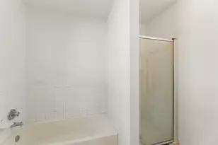 8226 Gold Tee Dr, Houston, TX 77036 - Photo 16