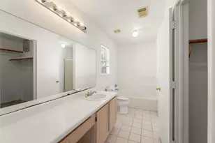 8226 Gold Tee Dr, Houston, TX 77036 - Photo 14