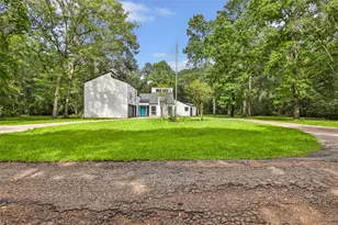 854 Fairway Dr, New Caney, TX 77357 - Photo 2