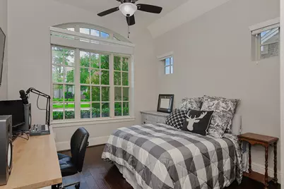 66 W Sawyer Ridge Drive, The Woodlands, TX 77389 - Photo 18