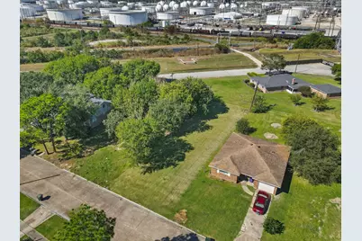 827 W 14th Street, Port Arthur, TX 77640 - Photo 12