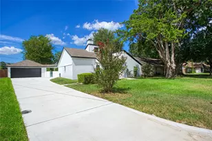 414 N Pecan Dr, Tomball, TX 77375 - Photo 2