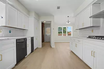 414 N Pecan Dr, Tomball, TX 77375 - Photo 10