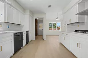 414 N Pecan Dr, Tomball, TX 77375 - Photo 10