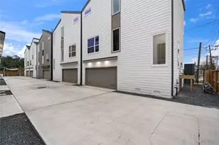 2953 Delafield St, Houston, TX 77023 - Photo 34