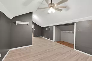 310 N Rock Island St, Angleton, TX 77515 - Photo 6