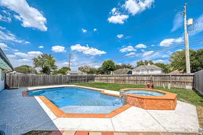 16027 Surrey Woods Drive, Friendswood, TX 77546 - Photo 18
