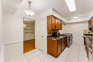 359 N Post Oak Ln, Houston, TX 77024 - Photo 12