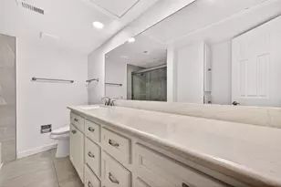 359 N Post Oak Ln, Houston, TX 77024 - Photo 22