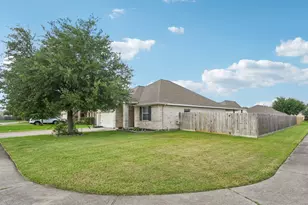 8402 Piping Rock St, Baytown, TX 77523 - Photo 6