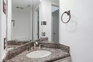 1998 Augusta Dr, Houston, TX 77057 - Photo 8