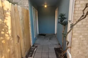 2955 Shadow Trail Dr, Houston, TX 77082 - Photo 2