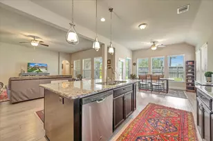 640 Pertonila Ln, Webster, TX 77598 - Photo 12