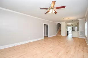 1307 Walton St, Houston, TX 77009 - Photo 6