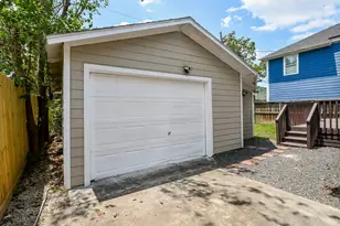 1307 Walton St, Houston, TX 77009 - Photo 32