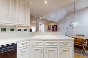 6651 Camptown Cir, Houston, TX 77069 - Photo 18