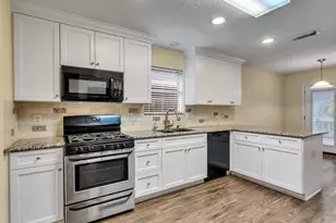 1814 Oak Valley Dr, Kemah, TX 77565 - Photo 10