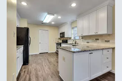 1814 Oak Valley Drive, Kemah, TX 77565 - Photo 14